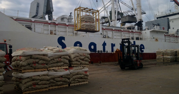 Inspection &amp; loading in the Dutch port of Beverwijk, season 2015- 2016